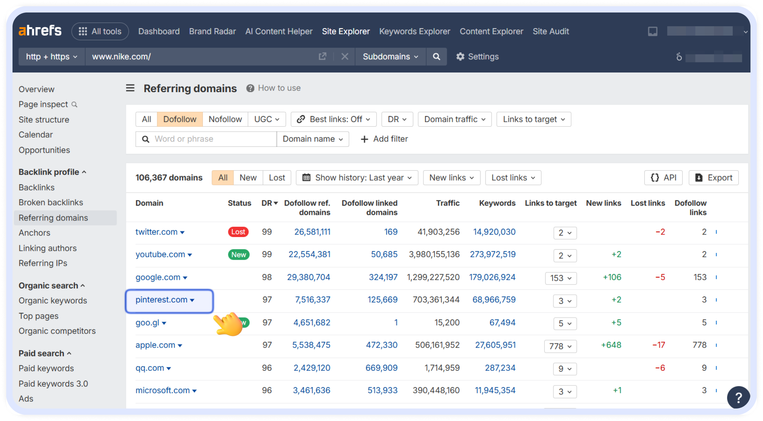 Collaborator's screenshot showing Ahrefs dashboard with Nike.com referring domains analysis, including top sources with their domain ratings, referring domains count, and traffic statistics